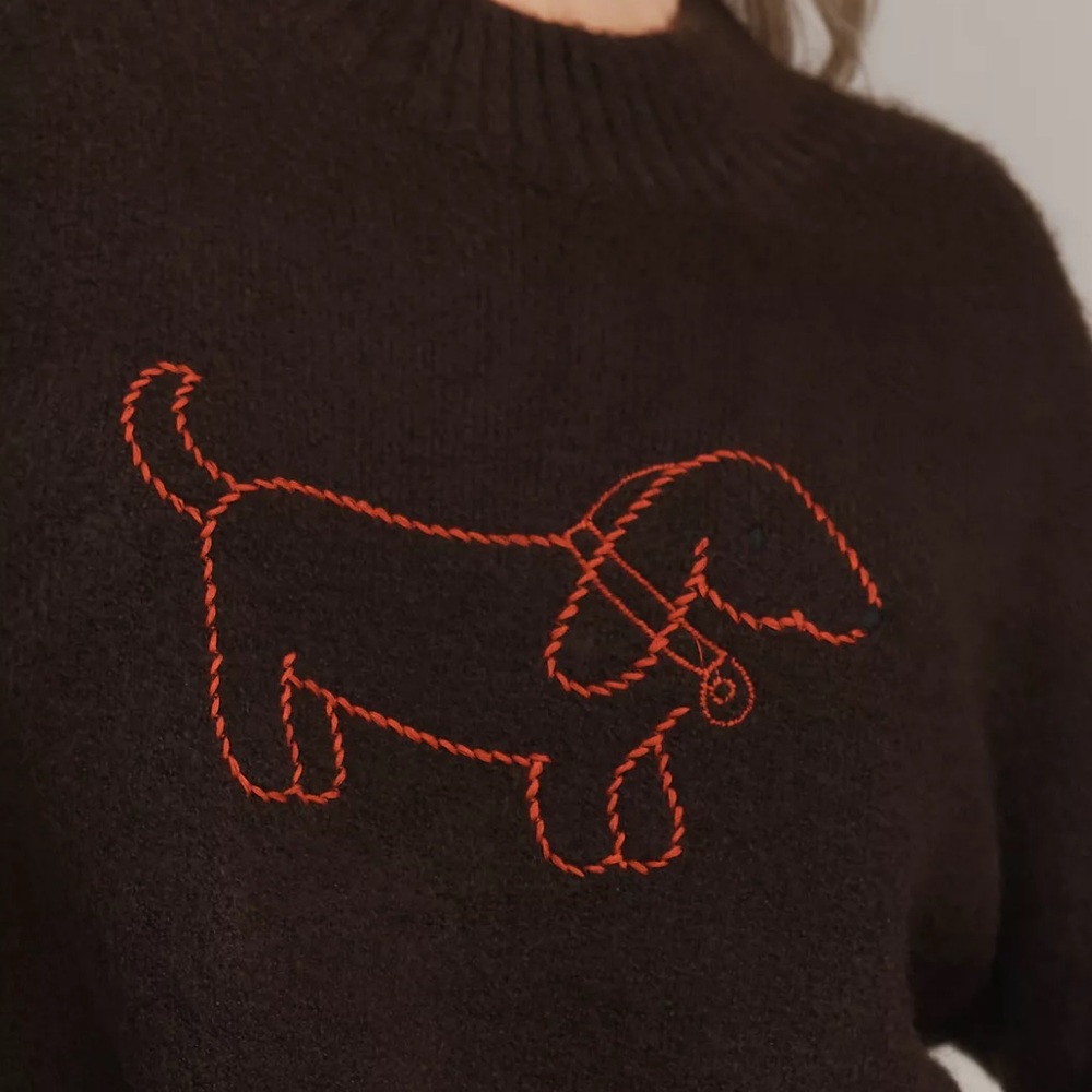FLAT WHITE MOCK-NECK EMBROIDERED DOG SWEATER - Picture 3 of 11